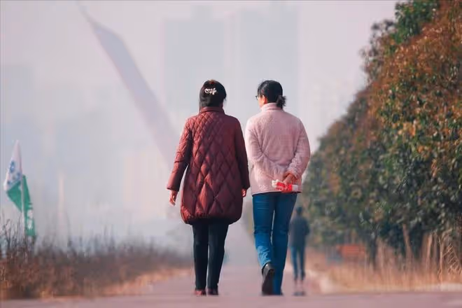 告誡大家:做著一份有社保的工作,哪怕工資才2000都不要輕易辭職