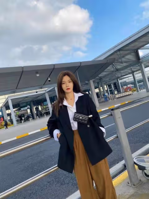 沈夢辰主持人出身卻有「模特氣質」，穿搭走在時尚前端，好洋氣