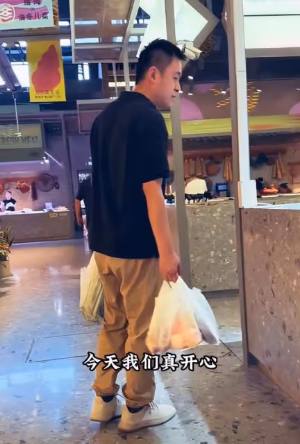 李一舟回歸,評論區網友問退款199,本人點贊殺不死的我更強大