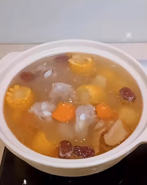 大S家的保姆,給玥兒做的菜看著好高級,煲的湯似乎很好喝