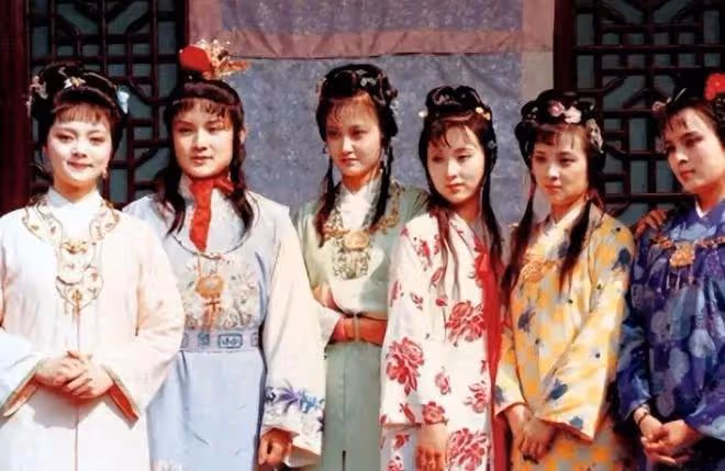 《紅樓夢》播出36年:有人去世,有人未婚,有人沒孩子
