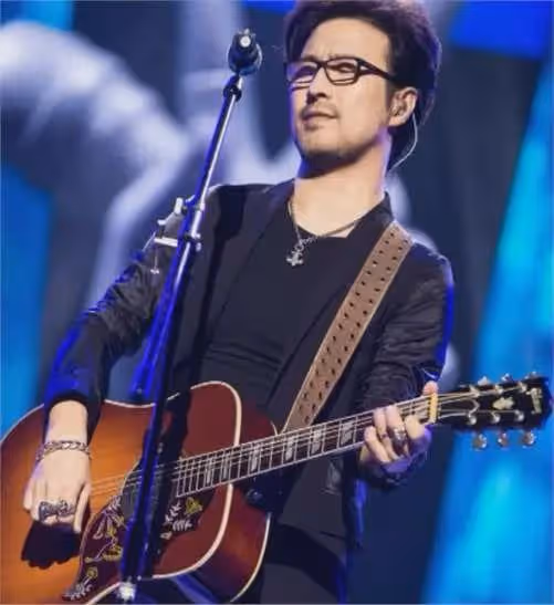 汪峰家世背景曝光,來頭大的嚇人,難怪章子怡40歲還要給他生孩子