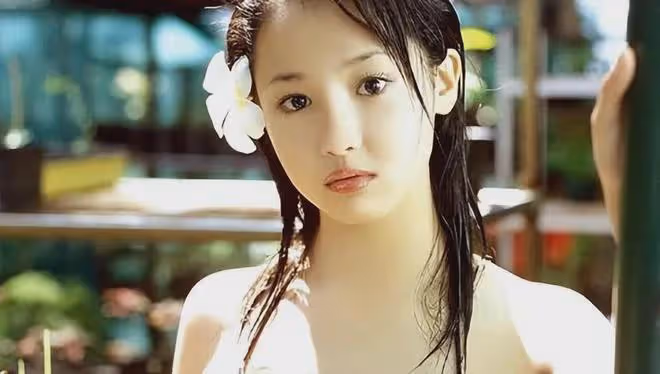 「亞洲第一美人」卻自甘隨落，丈夫同房一次50萬，現在什麼下場？