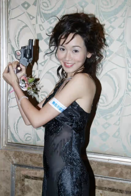 TVB自強女星被爆裝可憐！博得兩大男星護花，卻發現被騙，誤會阿佘