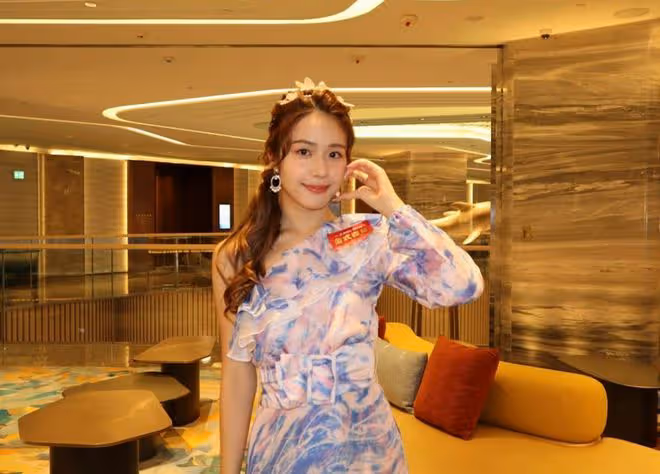 TVB純情女星演視帝女兒直呼緊張,被指豬膽鼻變尖長,稱最不滿粗腿