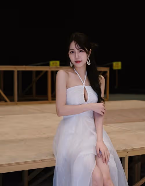 TVB純情女星演視帝女兒直呼緊張,被指豬膽鼻變尖長,稱最不滿粗腿