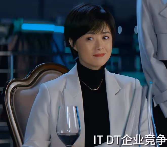 收視第一!央視又證明了自己眼光,女一號一出場就牢牢抓住我眼球