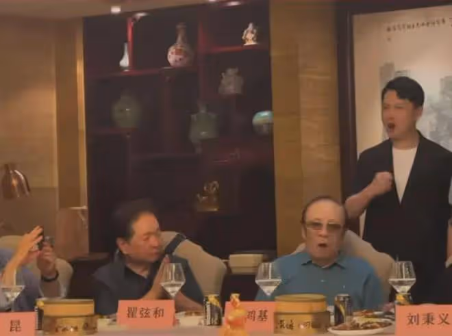 劉秉義90大壽,楊洪基等國寶級歌手齊聚為其慶祝,年齡大但嗓子好