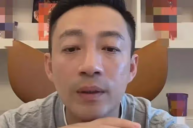 有媽的孩子像個寶,汪小菲特殊日子心神恍惚,張蘭耍著花樣安撫!