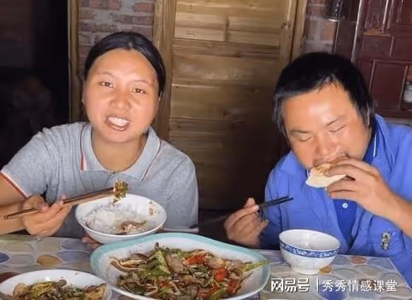 故鄉老宅子要賣,我回家做最後告別,晚上發小一頓飯讓我崩潰了