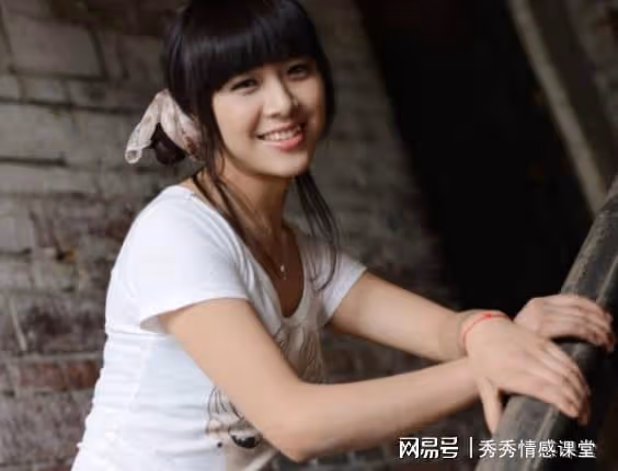 當年相親時,婆婆把她四個兒子喊來讓我選,我選了大我十六歲的他
