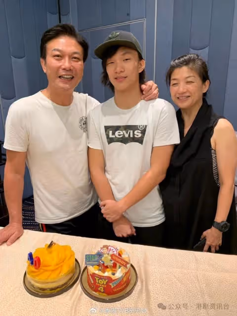 61歲男星激瘦40磅!頸筋暴現傳惡疾纏身,他首次回應親揭身體狀況