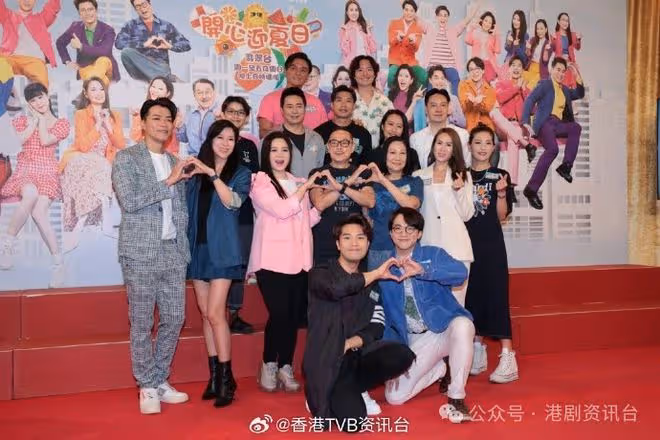 古佩玲新片頭企「C位」否認搶鏡!呂慧儀:係大家一齊包圍丹爺