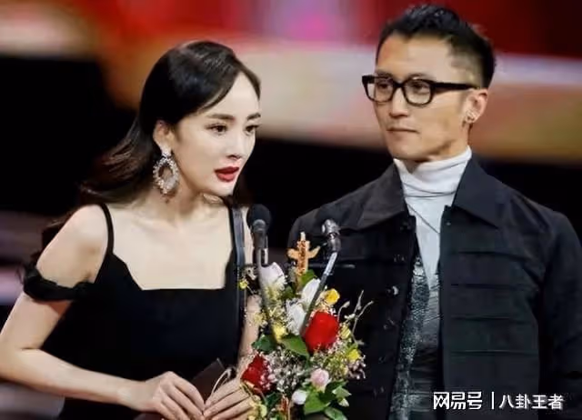 王菲已哭暈!楊冪驚爆新戀情,多次借回港看女兒,偷偷與謝霆鋒約會