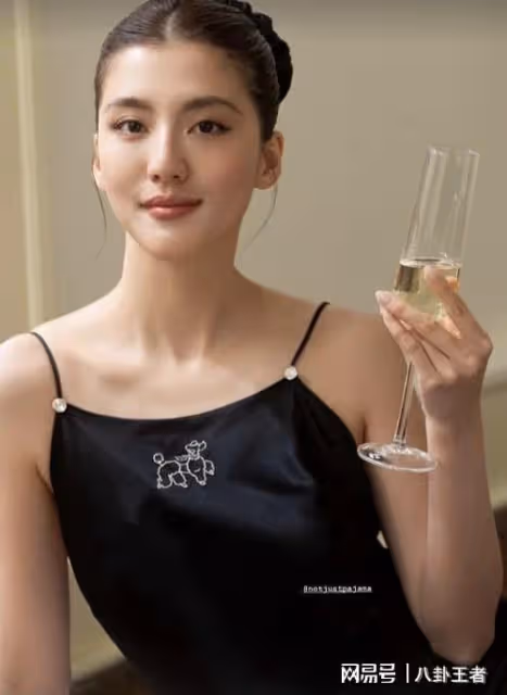未婚先孕?吳千語疑懷孕,拍拖半年做自由富太太,和施伯雄越發恩愛
