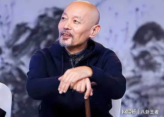 葛優一路好好走!父母已相繼離世,67歲無兒無女,只能認了個乾兒子