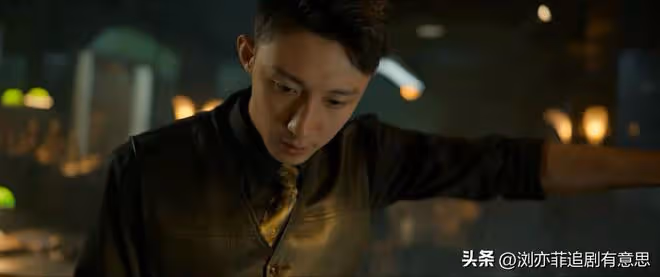 《孤城迷戰》直到她穿上這身旗袍,毆孝安都不知,美人計誘惑奏效
