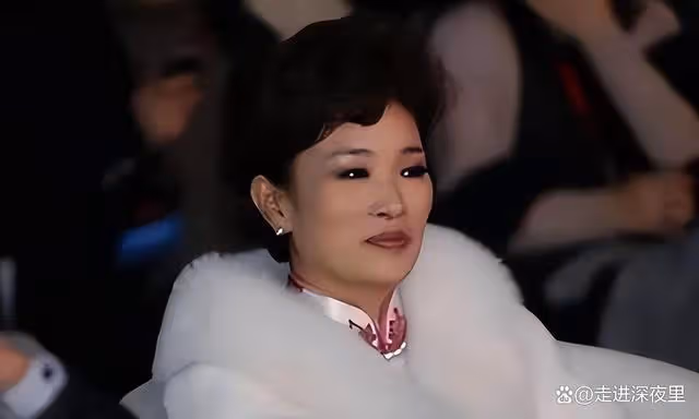 溫州女富豪胡潔：前夫貪污入獄16年，二婚嫁周立波，送百萬保時捷