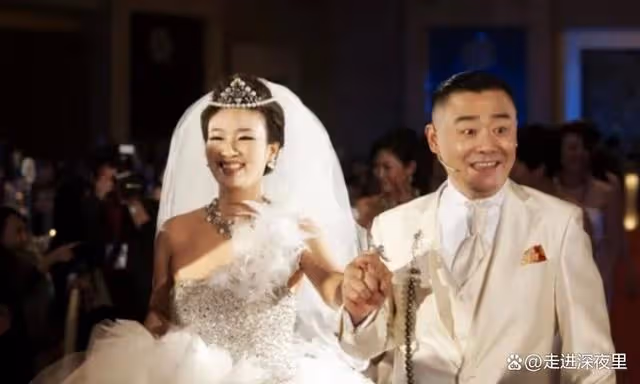 溫州女富豪胡潔：前夫貪污入獄16年，二婚嫁周立波，送百萬保時捷