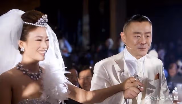 溫州女富豪胡潔：前夫貪污入獄16年，二婚嫁周立波，送百萬保時捷