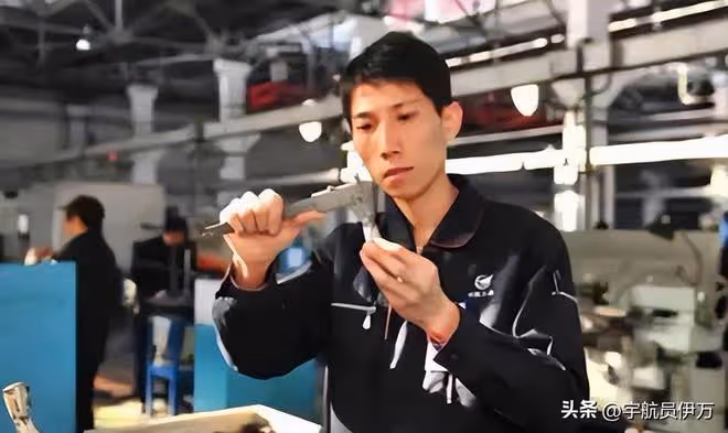 遼寧小伙因身懷絕技，被授予國家工程師，美國來搶人，他如何選擇