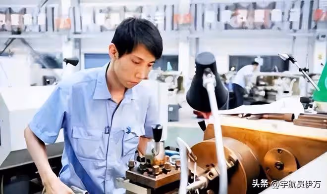 遼寧小伙因身懷絕技，被授予國家工程師，美國來搶人，他如何選擇