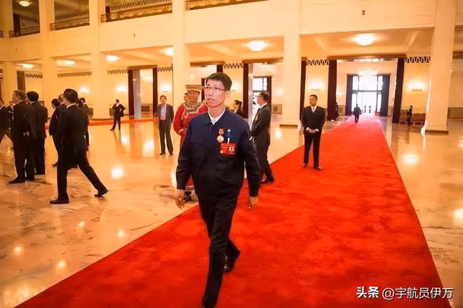遼寧小伙因身懷絕技，被授予國家工程師，美國來搶人，他如何選擇