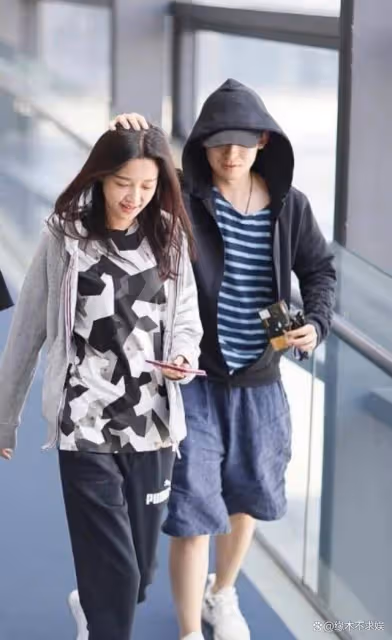 孫怡祖孫三代被偶遇,戴假髮片生圖惹爭議,7歲女兒交給媽媽!