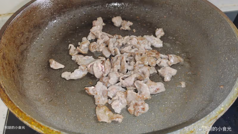 夏天吃魚不如吃它,一碗全是高蛋白!咕嘟嘟一鍋燜,鮮軟滑嫩都有、還有好胃口