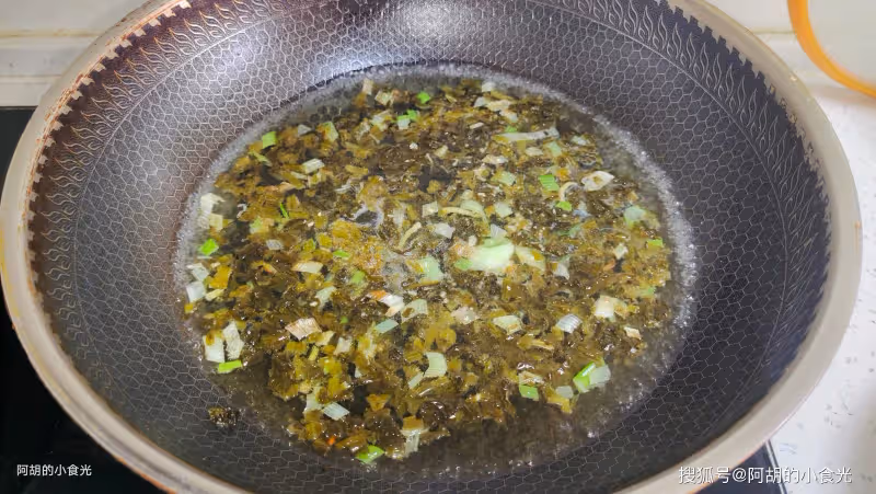 夏天吃魚不如吃它,一碗全是高蛋白!咕嘟嘟一鍋燜,鮮軟滑嫩都有、還有好胃口
