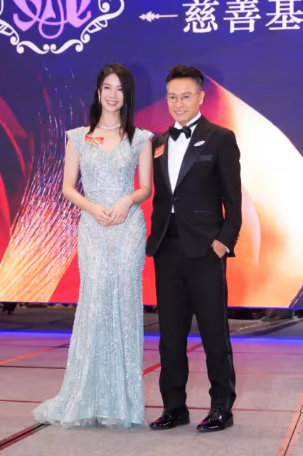 TVB港姐冠軍與視帝新劇演老少戀,港姐亞軍拍床戲獲老公絕對支持