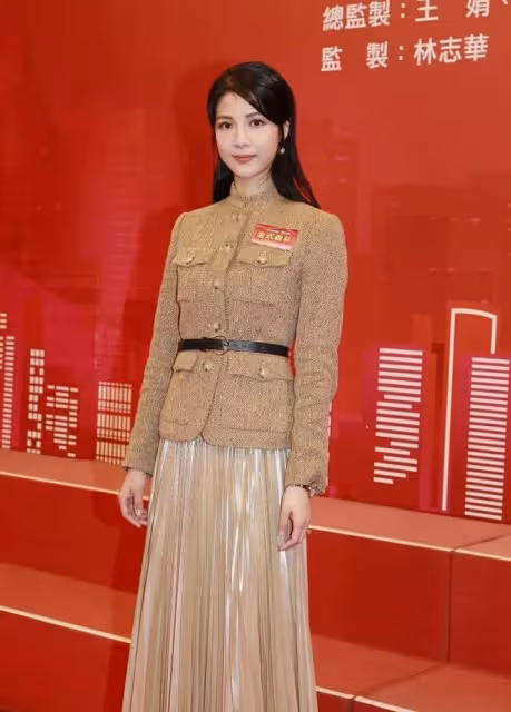 TVB港姐冠軍與視帝新劇演老少戀,港姐亞軍拍床戲獲老公絕對支持