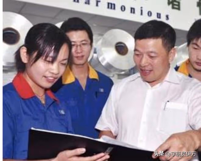 江蘇小伙23歲白手起家，靠抓住2次風口25年賺1050億，他發現了啥
