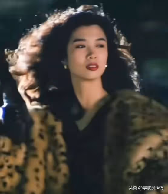 那個曾拒絕成龍，被香港警察男友拋棄的絕色女星，現在也胖成球了