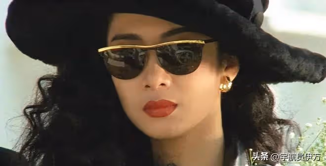 那個曾拒絕成龍，被香港警察男友拋棄的絕色女星，現在也胖成球了