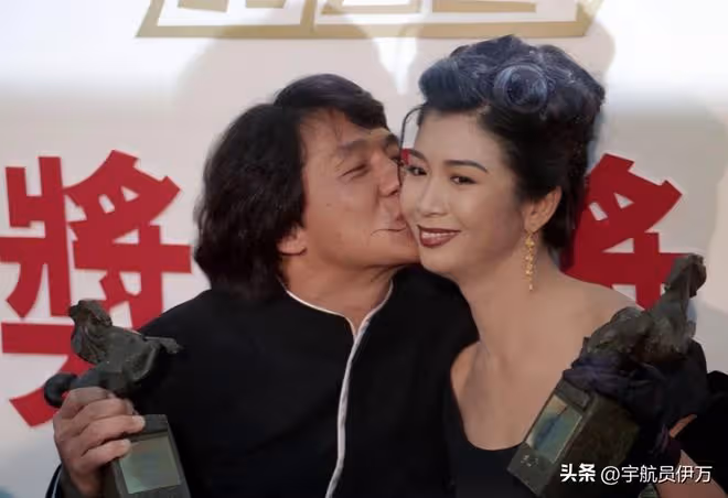 那個曾拒絕成龍，被香港警察男友拋棄的絕色女星，現在也胖成球了