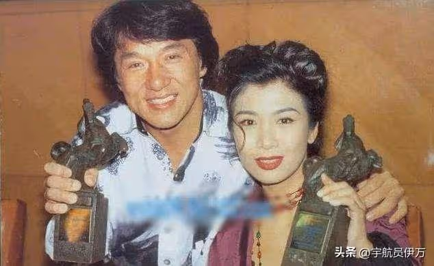 那個曾拒絕成龍，被香港警察男友拋棄的絕色女星，現在也胖成球了