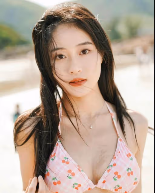 24歲佳麗選港姐涉嫌違規?廣東江門現巨型海報,稱投票送海鮮