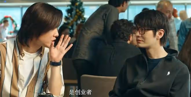 《赤熱》來襲,本是衝著黃曉明去的,我卻被身高168的女三驚艷了