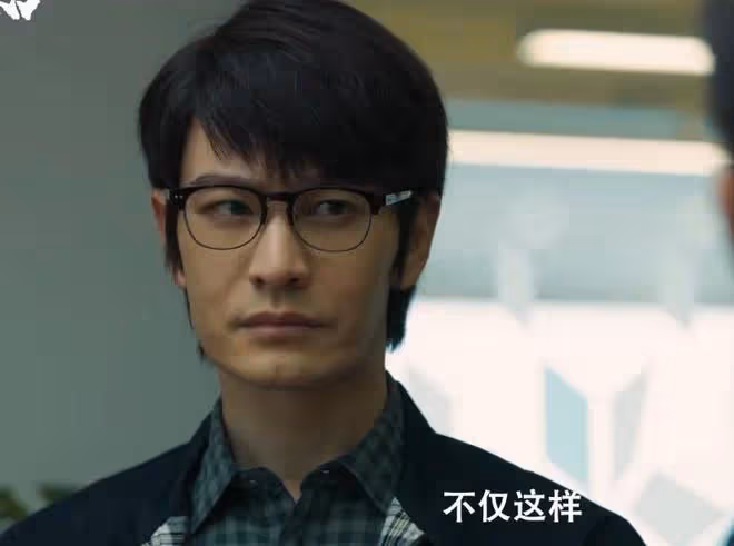 《赤熱》來襲,本是衝著黃曉明去的,我卻被身高168的女三驚艷了