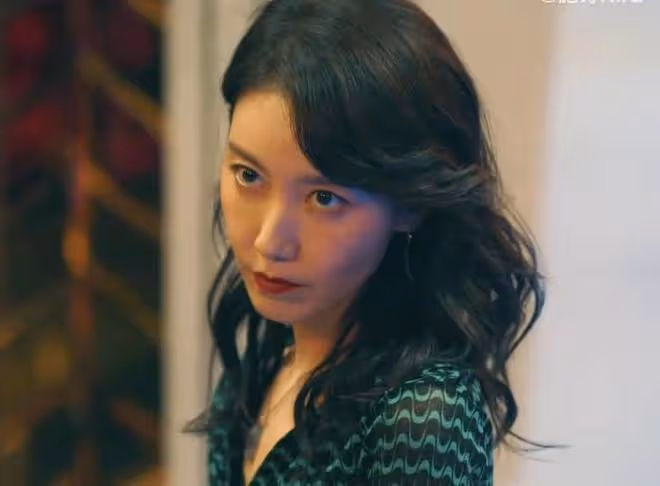 《赤熱》來襲,本是衝著黃曉明去的,我卻被身高168的女三驚艷了