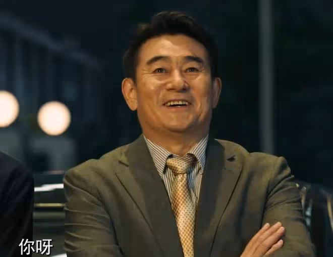 《赤熱》來襲,本是衝著黃曉明去的,我卻被身高168的女三驚艷了