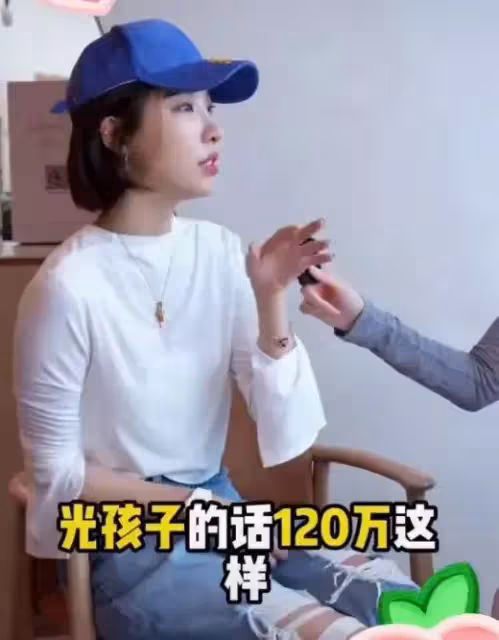 被「趕出」賭王家的平民兒媳,月入40萬年花百萬養女,拒找富二代