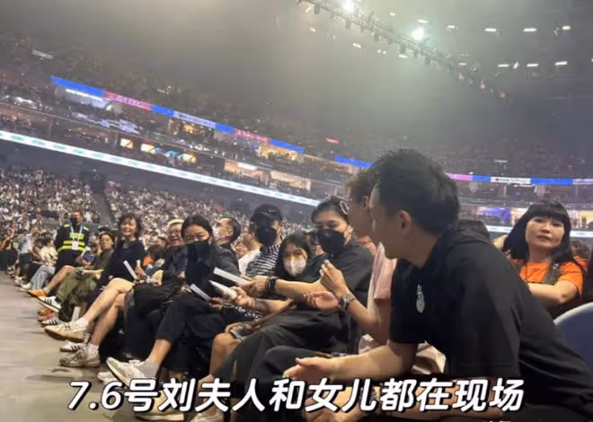 劉德華12歲獨生女露面,大眼睛像媽媽,或能繼承數億身家