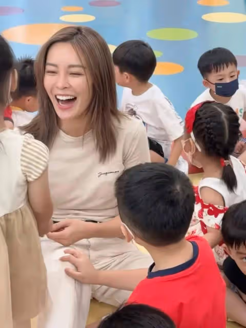 90後TVB花旦回母校幼兒園超受歡迎!與男友同居多年無意結婚