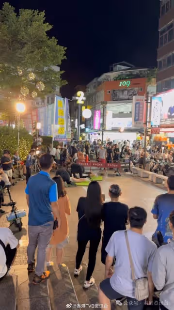 TVB當紅街頭「裸跑」被追打?逾百人圍觀瘋狂打卡嗌養眼