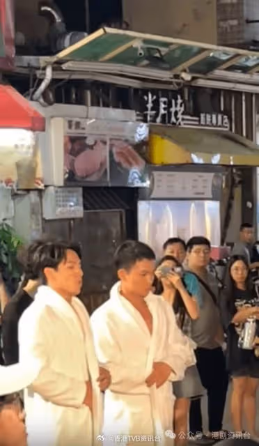 TVB當紅街頭「裸跑」被追打?逾百人圍觀瘋狂打卡嗌養眼