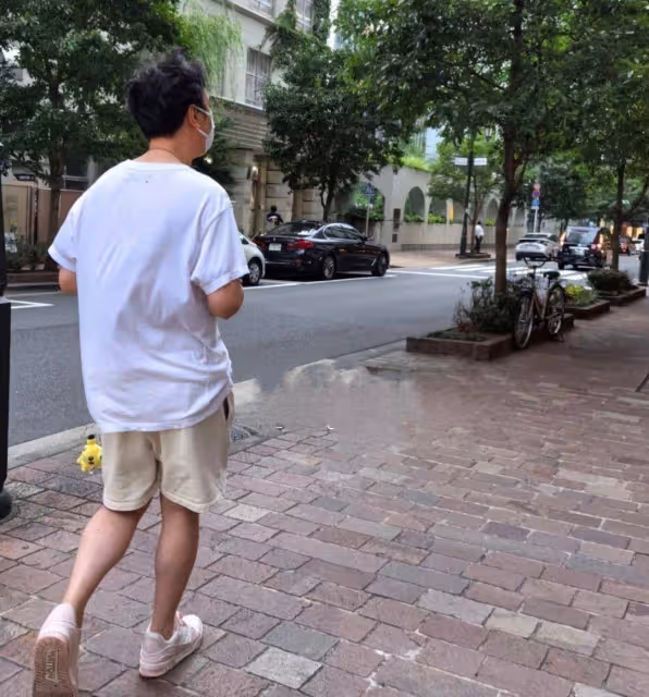 網友日本問路王思聰,說他是「乾淨清爽的大男孩」,日語很流利