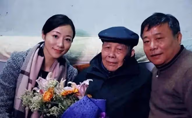 韓雪同大18歲萬山聚餐!她素顏又白又嫩,老公不僅有錢