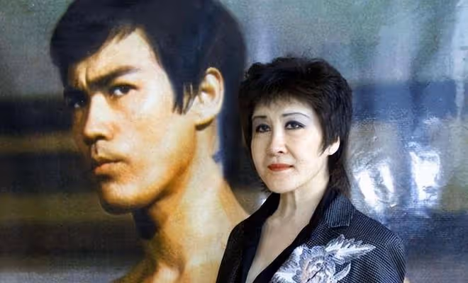 向華強長女近照曝光,母親是丁佩,46歲仍未婚,身材豐腴不輸後媽